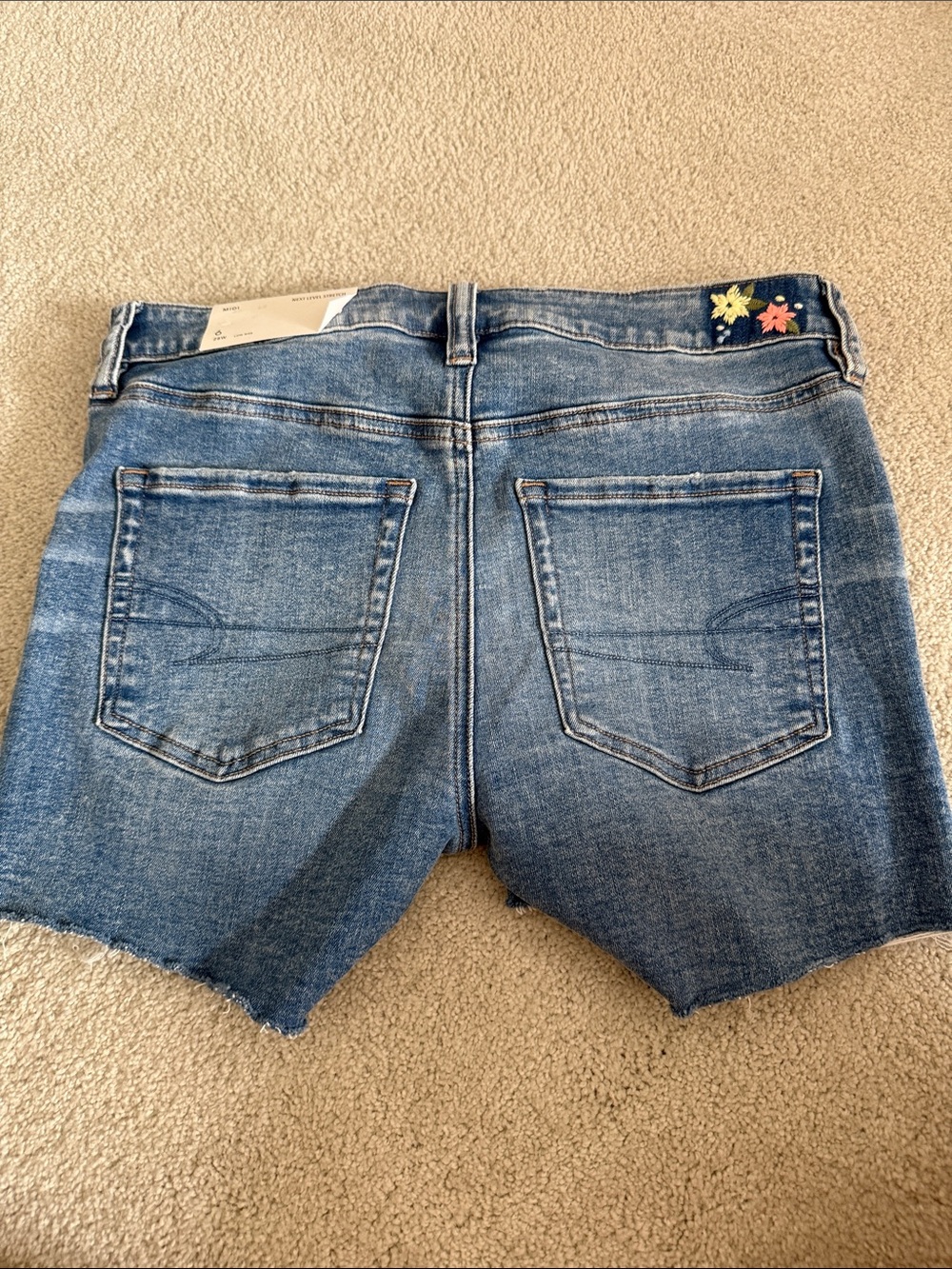NWT Women’s American Eagle Outfitters Distressed Light Blue Denim Shorts - Picture 7 of 8